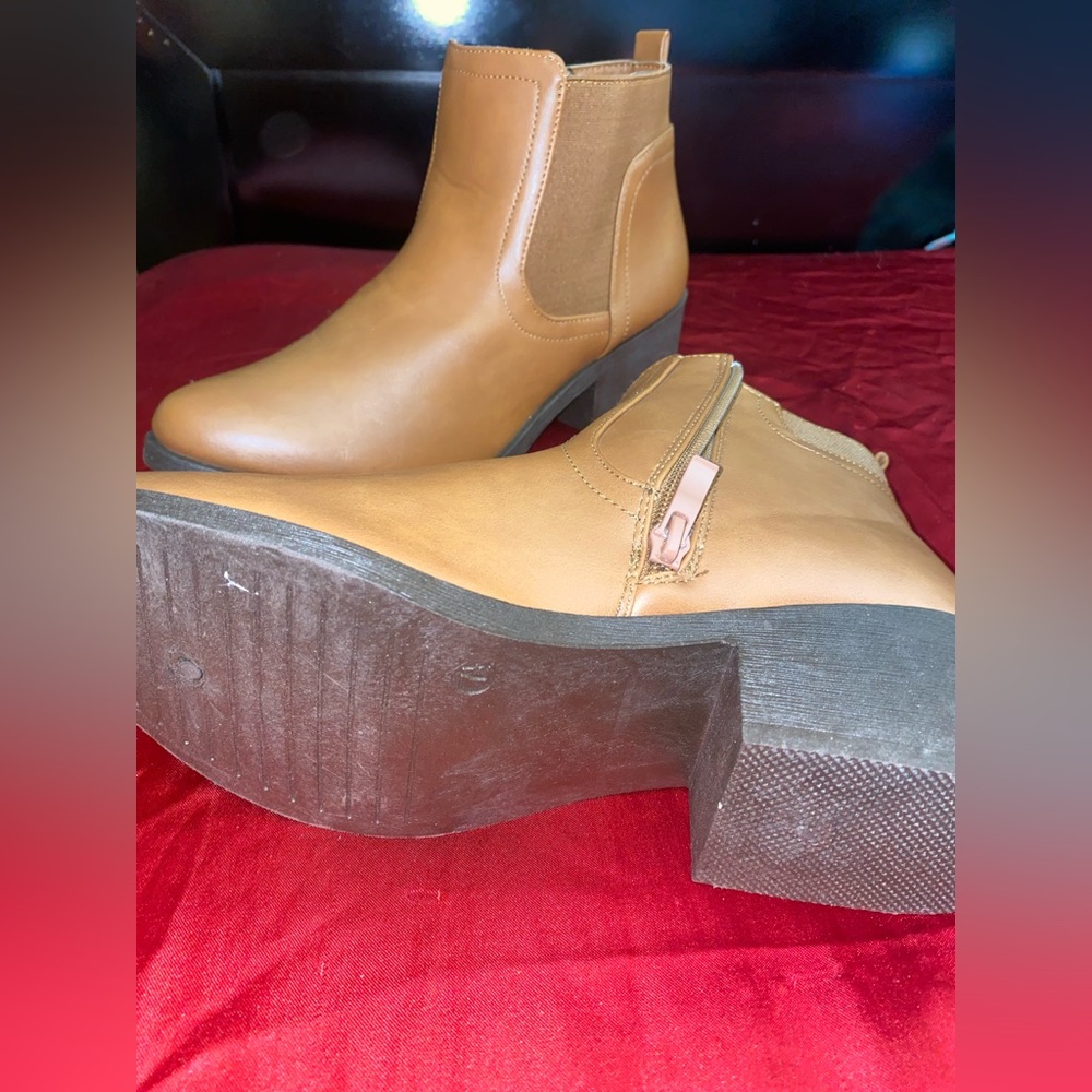 Chestnut booties - Picture 2 of 3